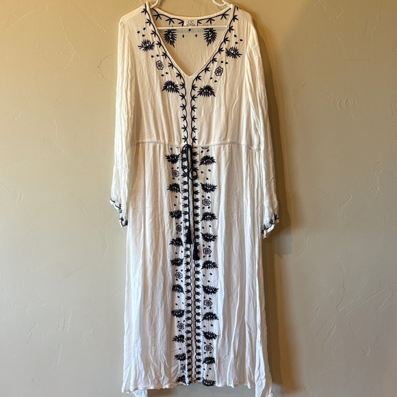Dresses & Skirts - White Embroidered V-Neck Maxi Dress with Navy Detailing
